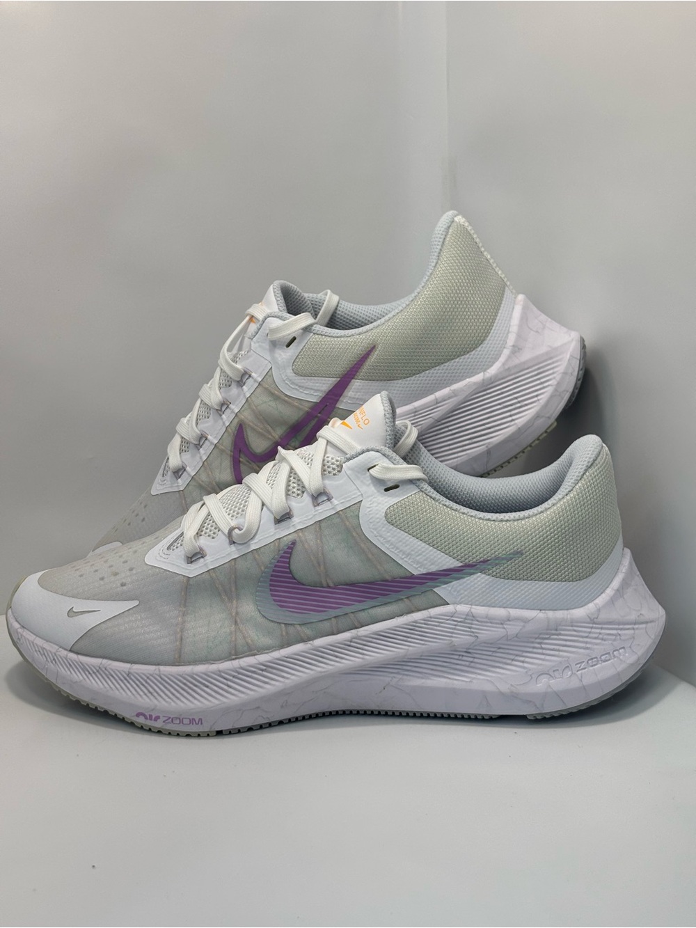 Nike Winflo 8 Women's Size 10 Football Grey Violet Shock Running Shoes CW3421